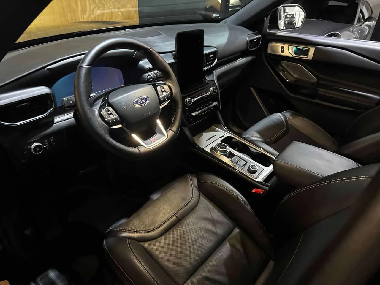 Ford Explorer | ST | DISTRONIC | ДВА КЛЮЧА | ПАНОРАМА | CARFAX |, снимка 5 - Автомобили и джипове - 54426821