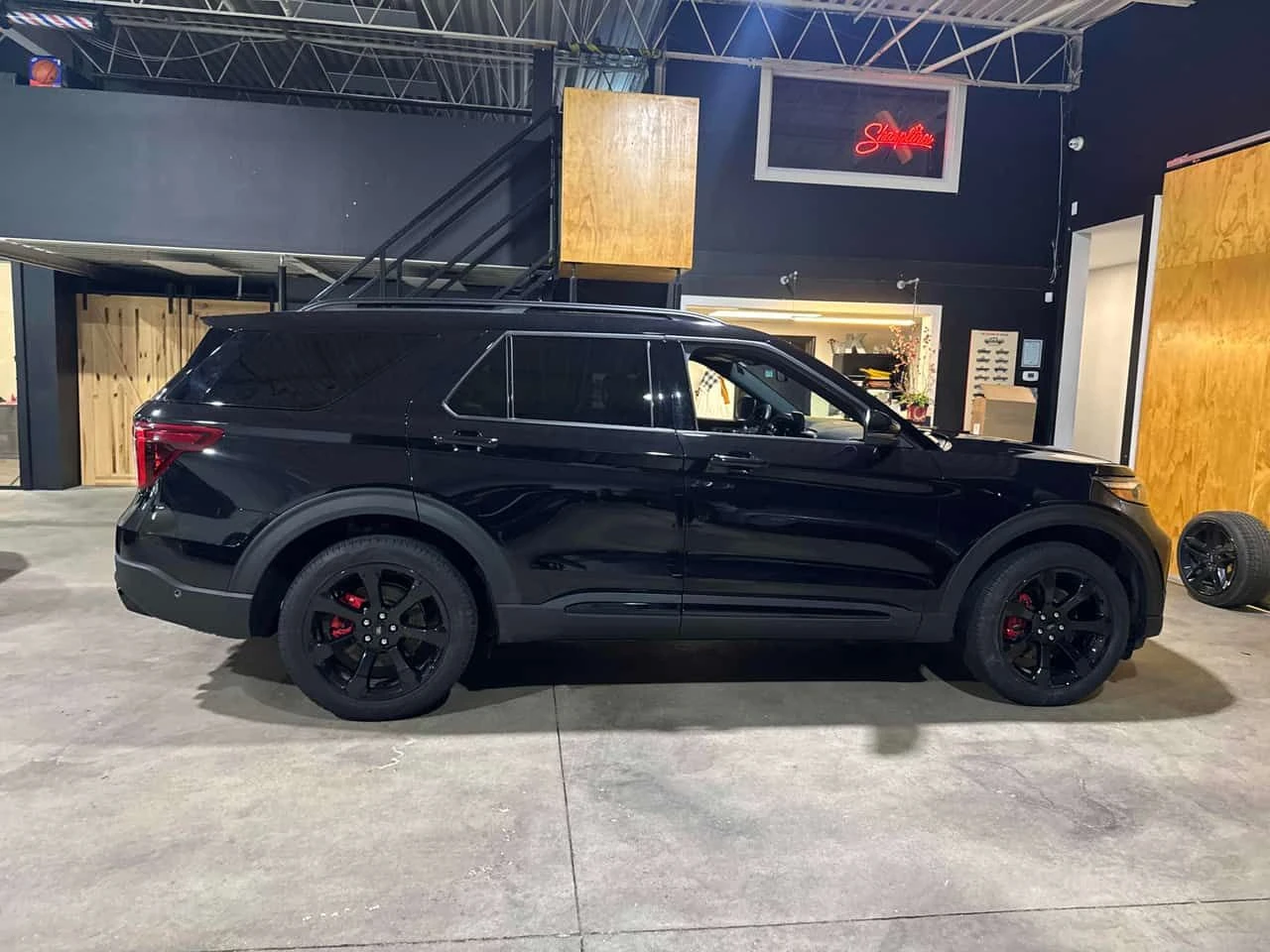 Ford Explorer | ST | DISTRONIC | ДВА КЛЮЧА | ПАНОРАМА | CARFAX |, снимка 3 - Автомобили и джипове - 54426821