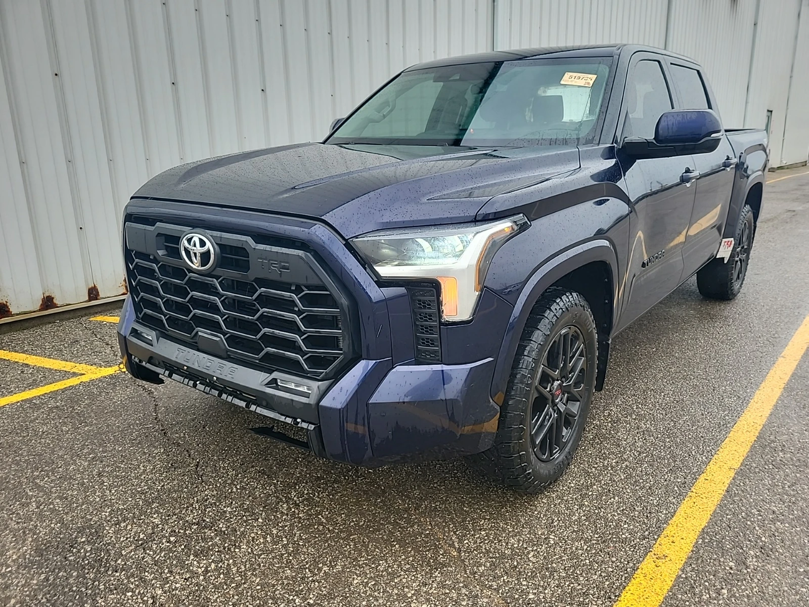 Toyota Tundra 4WD SR5 CrewMax 