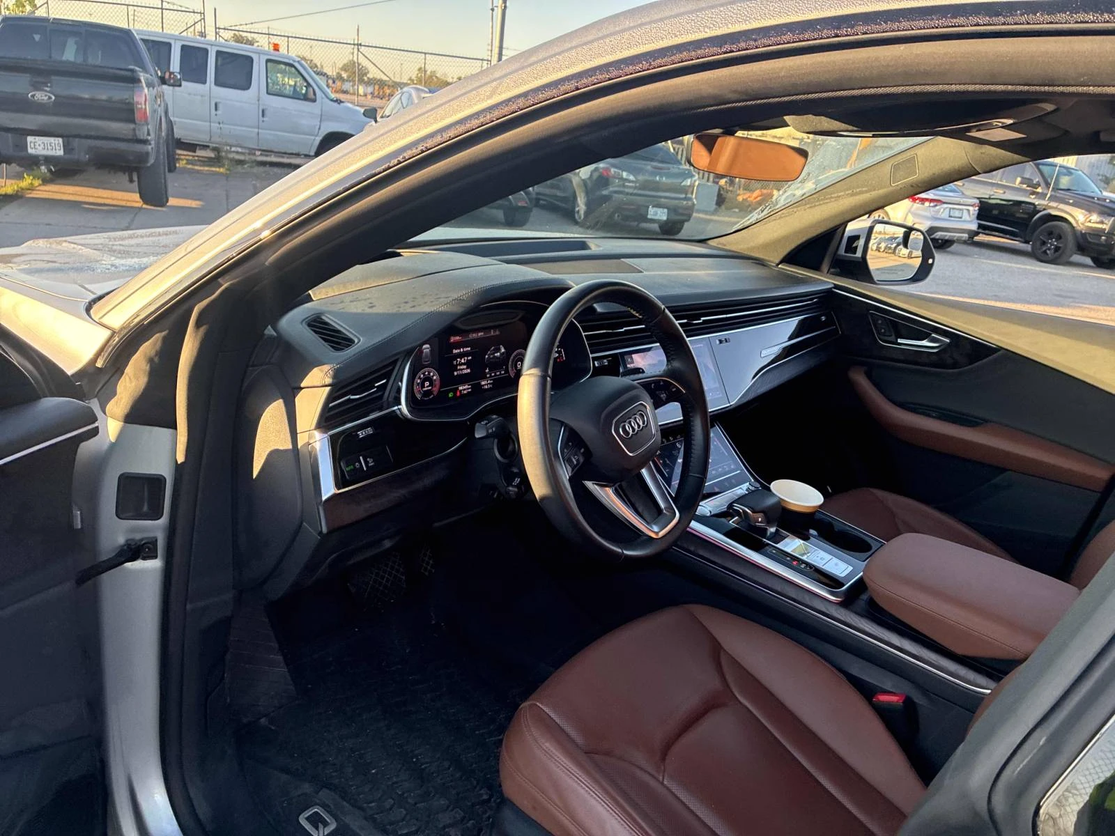 Audi Q8 TECHNIK* HD Matrix* Bang & Olufsen, снимка 6 - Автомобили и джипове - 56048443