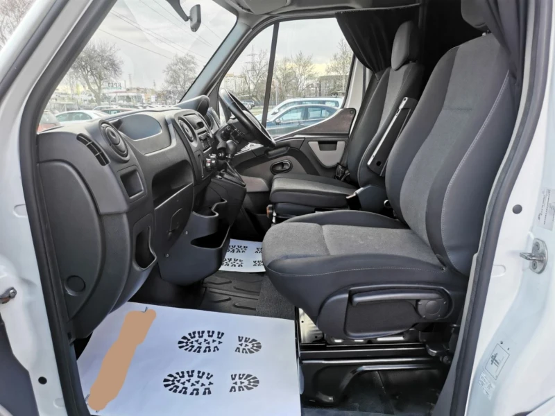 Renault Master, снимка 8 - Бусове и автобуси - 52909409