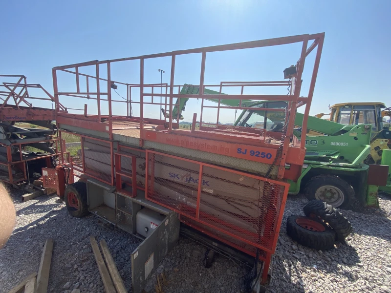 Автовишка Друга марка SkyJack SJ9250 RT, снимка 4 - Индустриална техника - 50685029