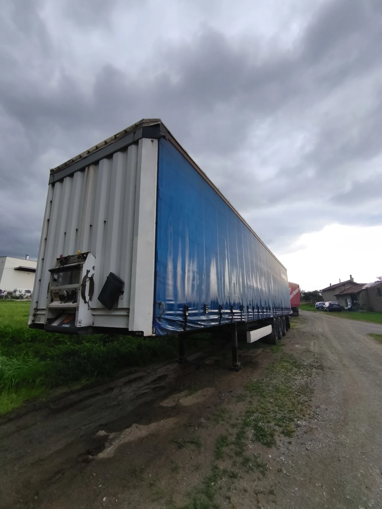 Полуремарке Krone SDS