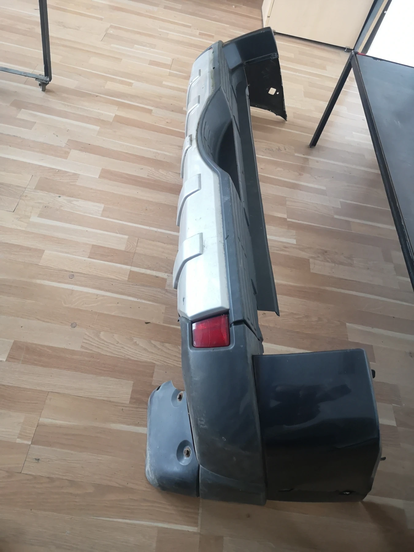 Задна броня Mitsubishi Pajero IV, снимка 3 - Части - 53915111