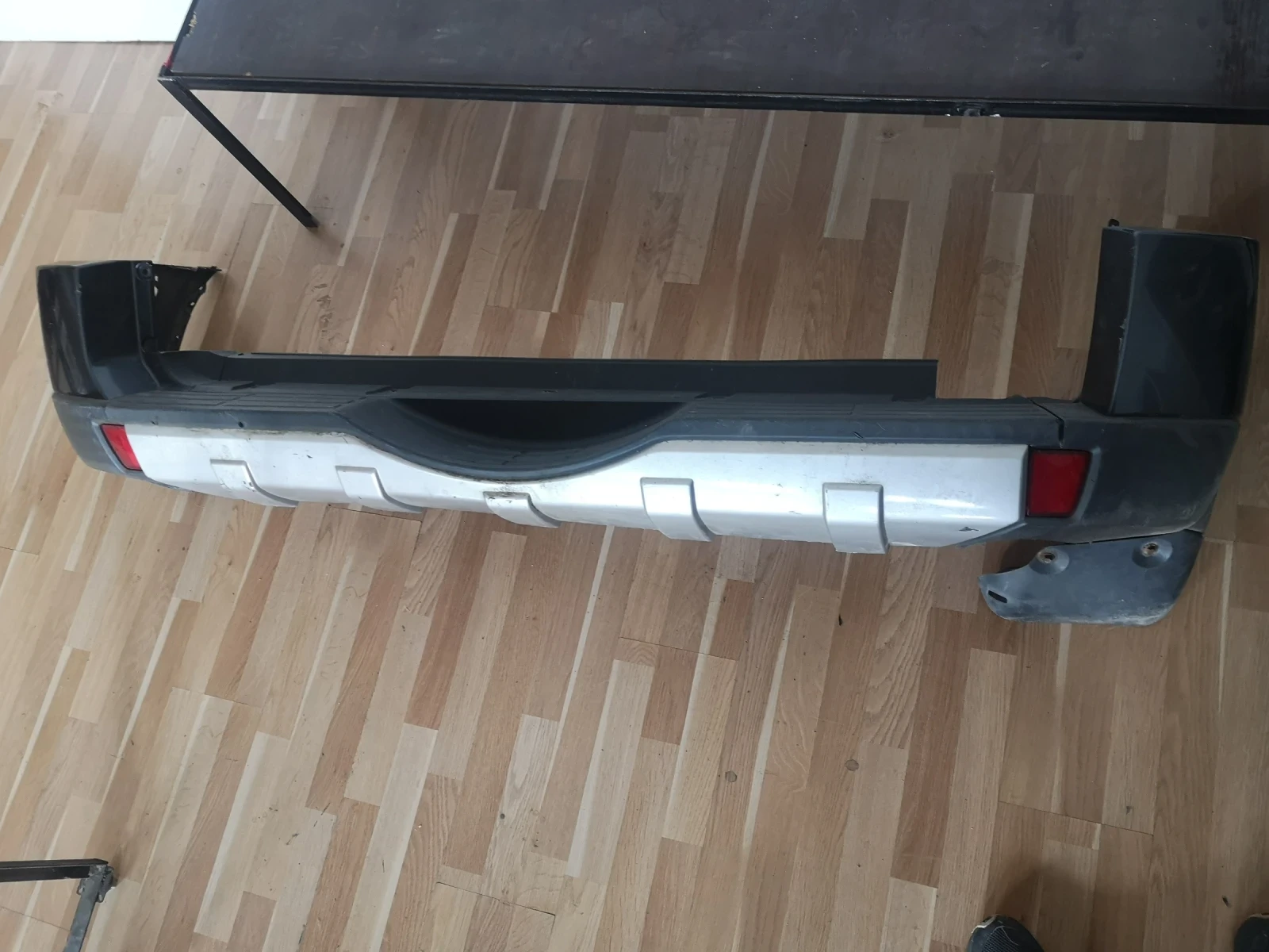 Задна броня Mitsubishi Pajero IV