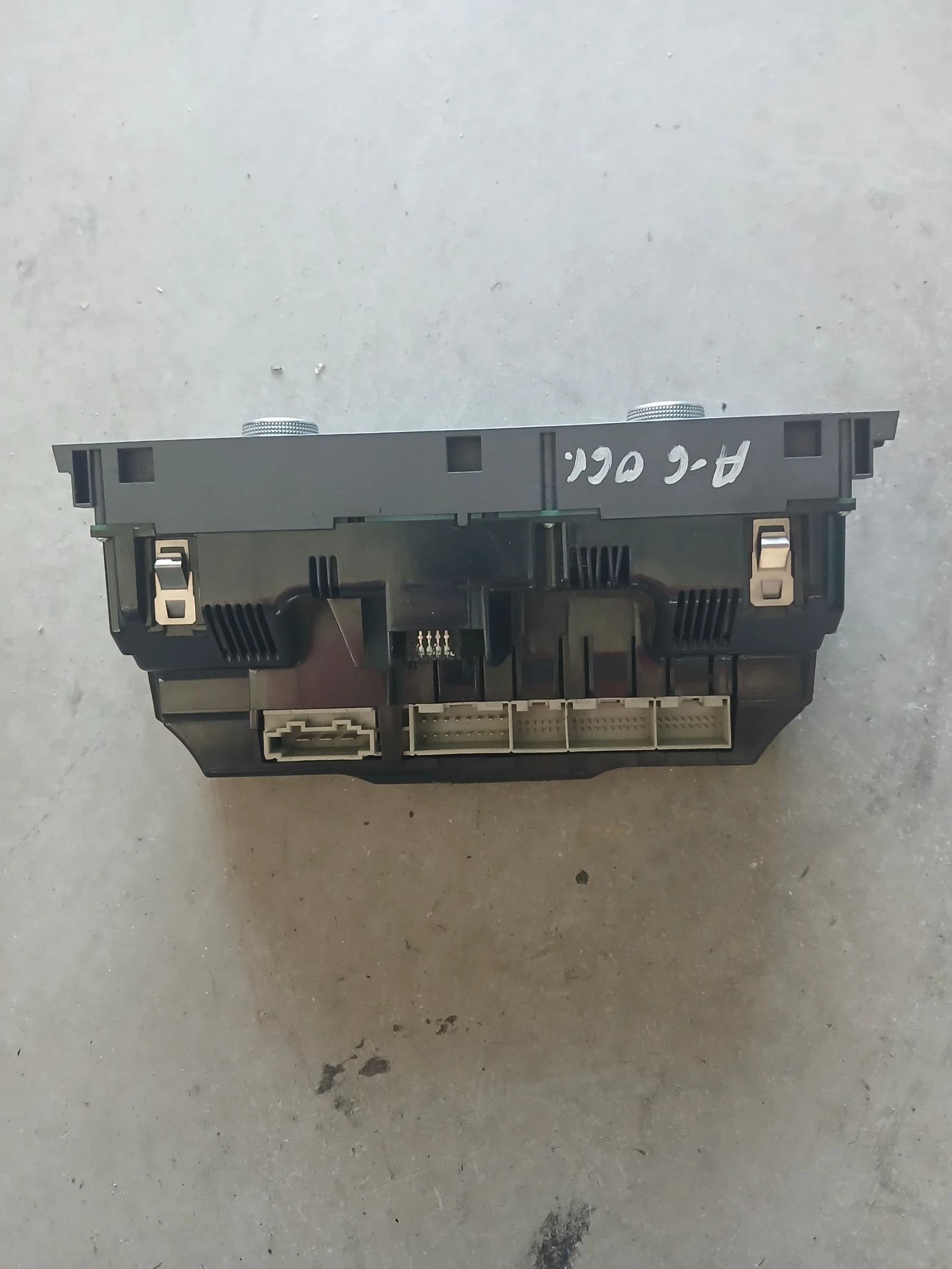 4F1 820 043 R Климатроник Audi A6 , снимка 2 - Части - 54847140