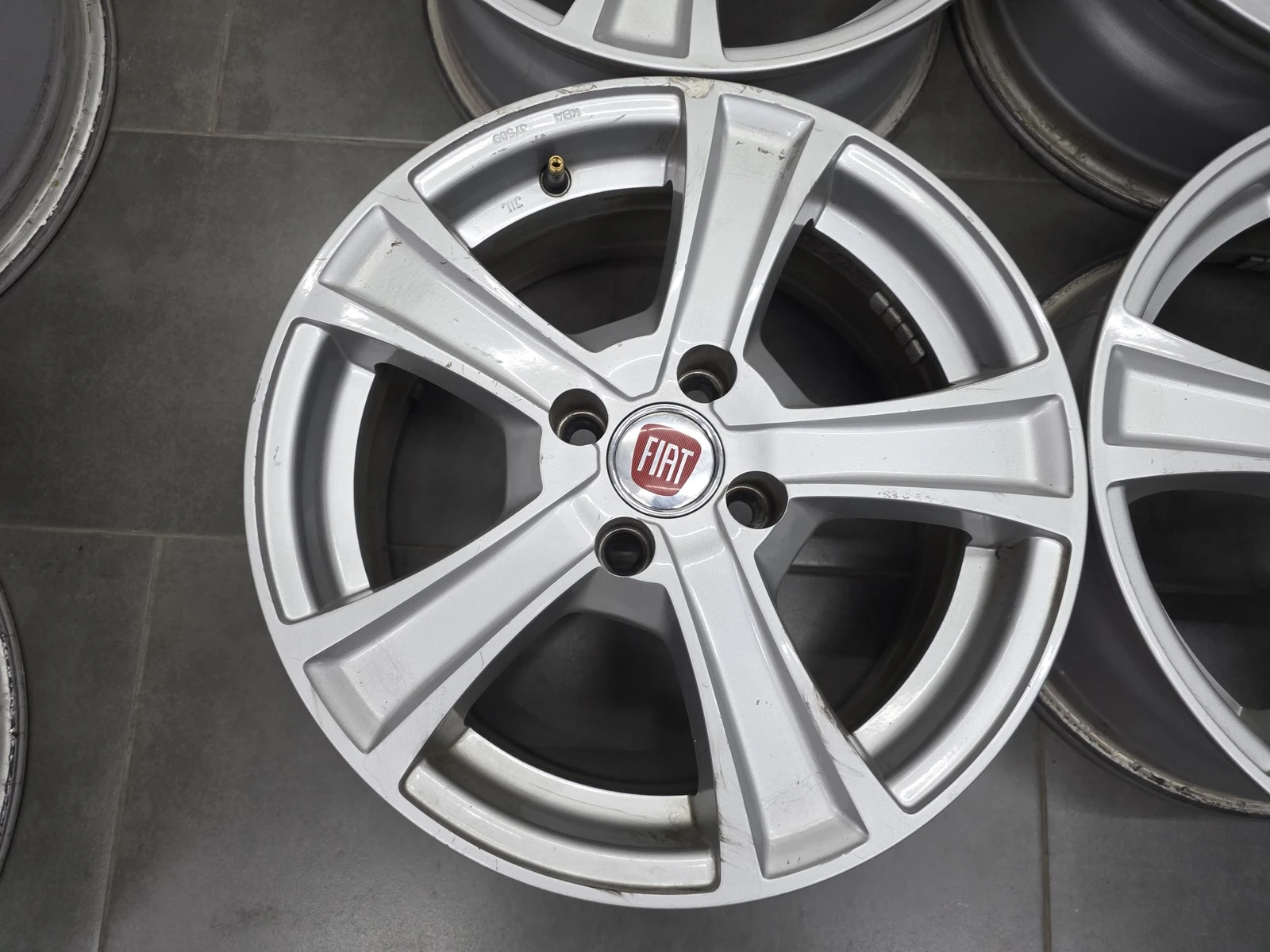 Джанти за Fiat, снимка 5 - Гуми и джанти - 56719252