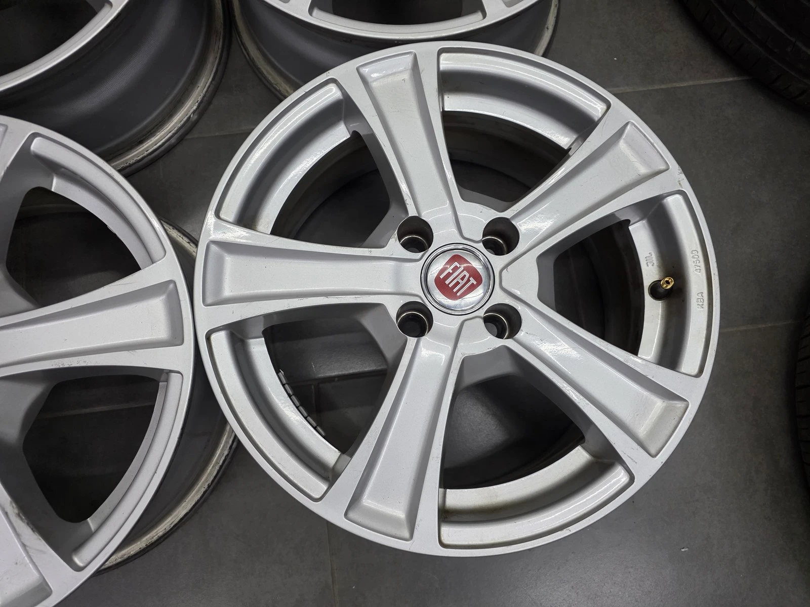 Джанти за Fiat, снимка 6 - Гуми и джанти - 56719252