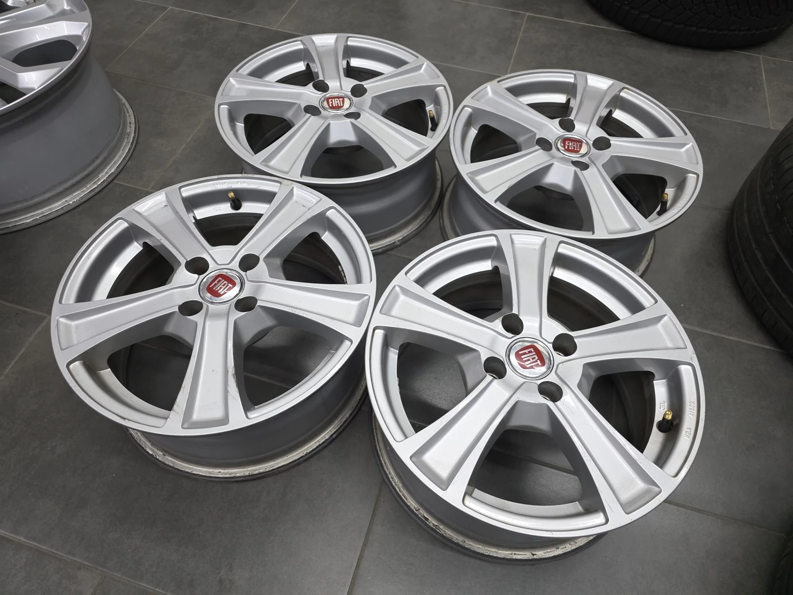 Джанти за Fiat, снимка 2 - Гуми и джанти - 56719252