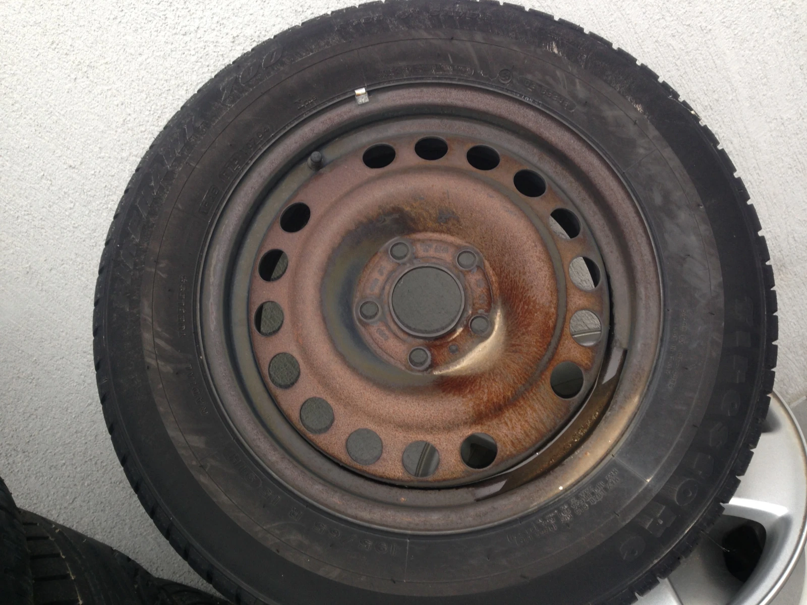 Гуми с джанти Firestone 195/65R15, снимка 5 - Гуми и джанти - 56719699