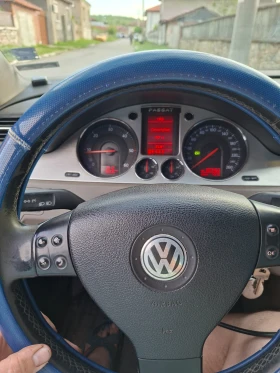 VW Passat  2.0 TDI Highline  | Mobile.bg    14