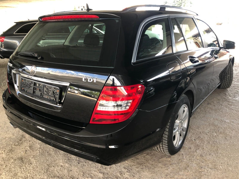 Mercedes-Benz C 220, снимка 4 - Автомобили и джипове - 46682686