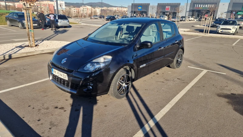 Renault Clio, снимка 9 - Автомобили и джипове - 48382603