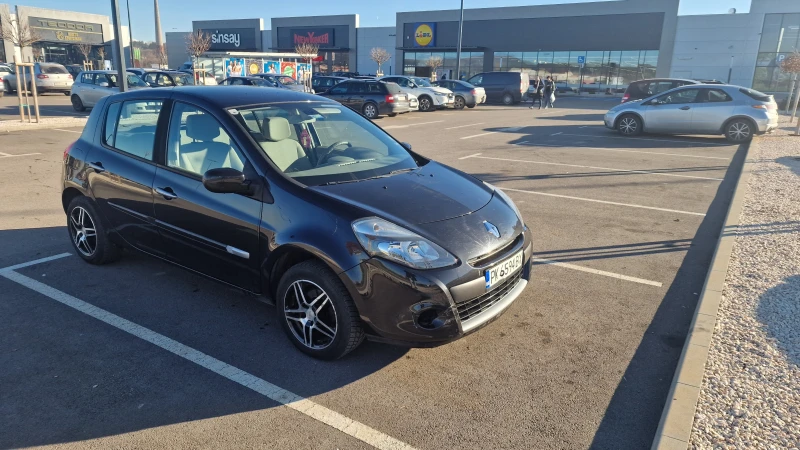 Renault Clio, снимка 15 - Автомобили и джипове - 48382603