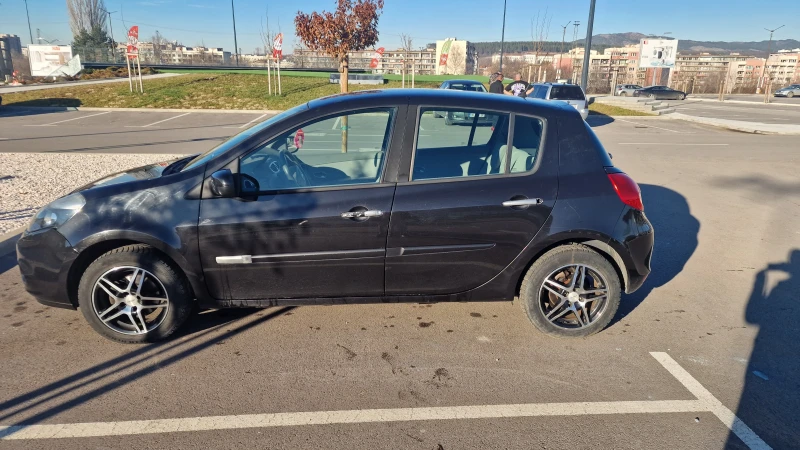 Renault Clio, снимка 10 - Автомобили и джипове - 48382603