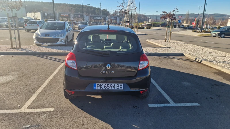 Renault Clio, снимка 12 - Автомобили и джипове - 48382603