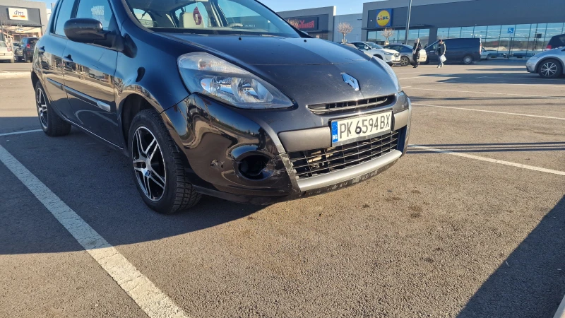 Renault Clio, снимка 16 - Автомобили и джипове - 48382603