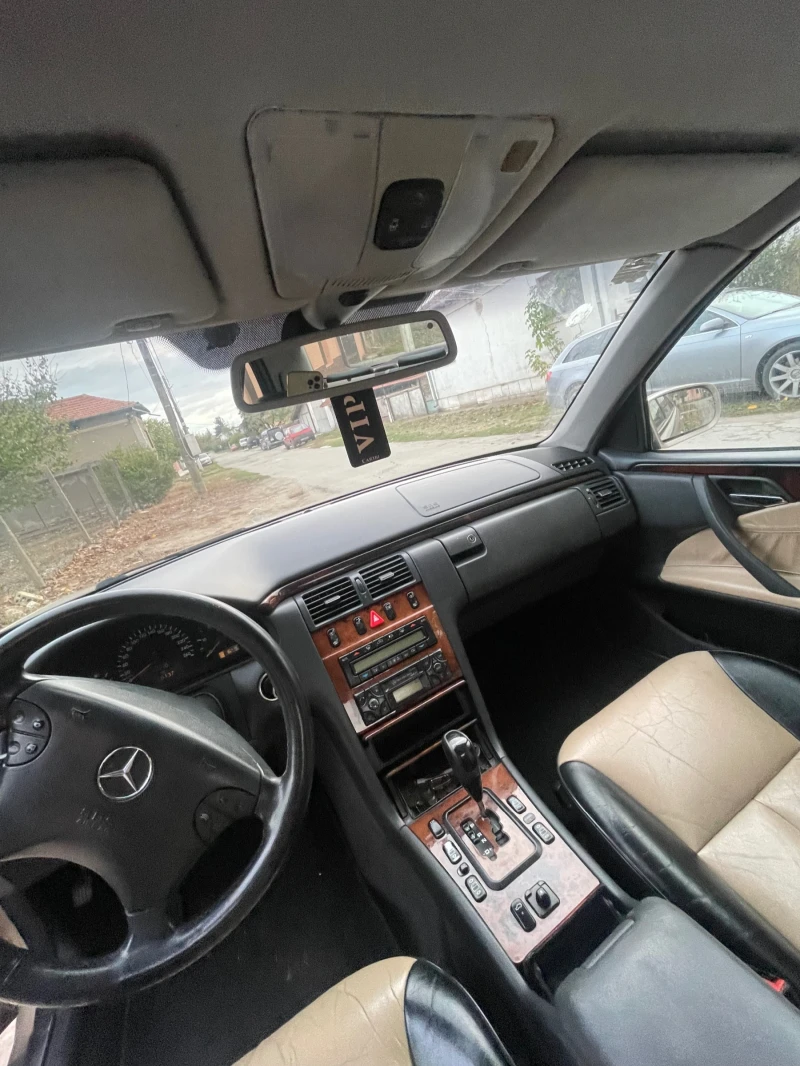 Mercedes-Benz E 270, снимка 4 - Автомобили и джипове - 48694515