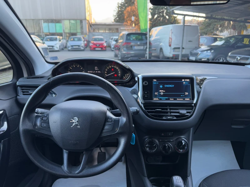 Peugeot 208 1.2 e-VTI, снимка 9 - Автомобили и джипове - 49576150