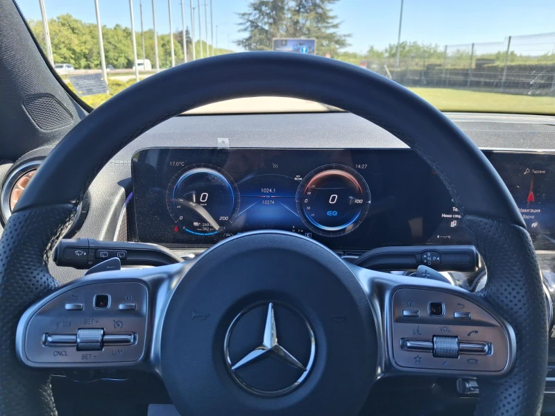 Mercedes-Benz EQB 300 4MATIC 6+ 1, снимка 9 - Автомобили и джипове - 50094185