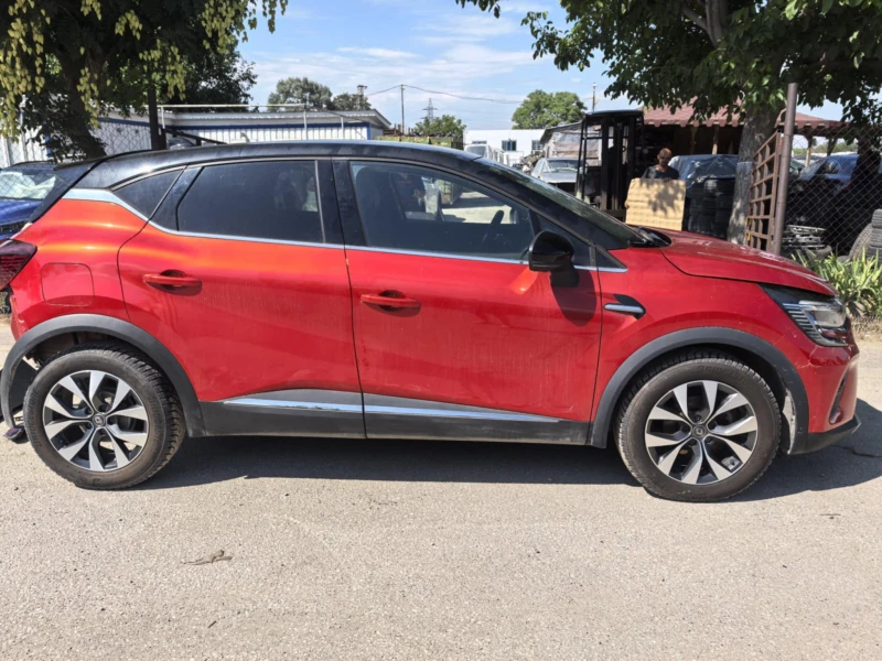Renault Captur 1.3i, снимка 3 - Автомобили и джипове - 51225510