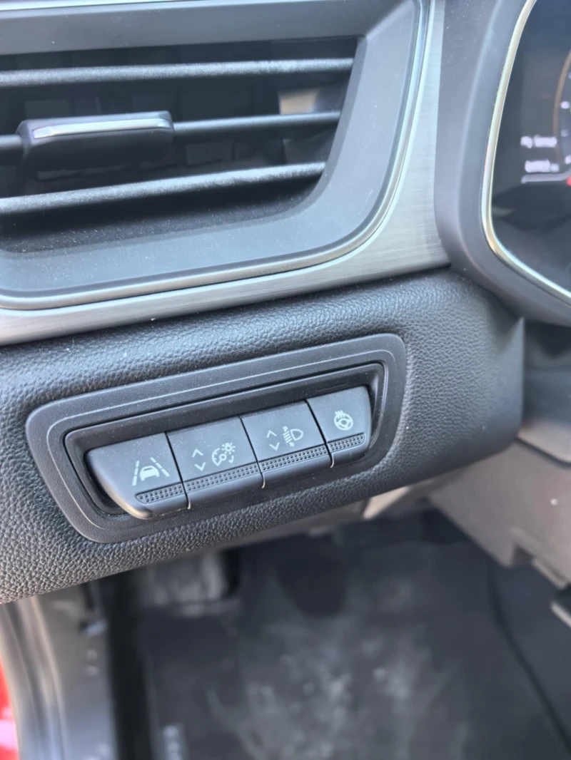 Renault Captur 1.3i, снимка 13 - Автомобили и джипове - 51225510