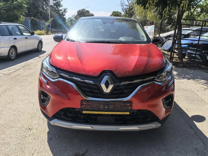 Renault Captur 1.3i, снимка 2 - Автомобили и джипове - 51225510