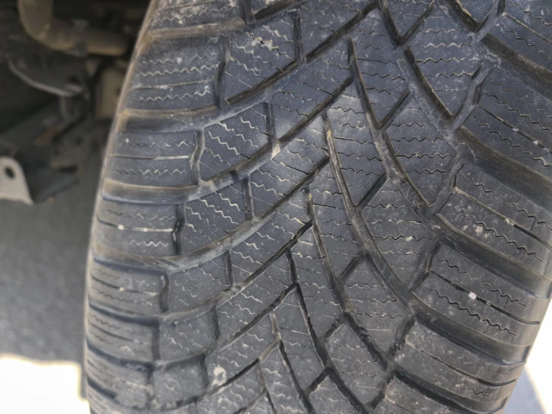 Renault Captur 1.3i, снимка 8 - Автомобили и джипове - 51225510