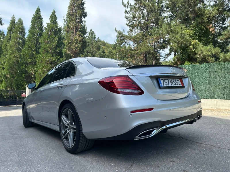 Mercedes-Benz E 350 4matic AMG Реални км/Обслужена, снимка 6 - Автомобили и джипове - 52618012