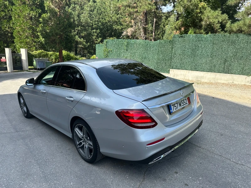 Mercedes-Benz E 350 4matic AMG Реални км/Обслужена, снимка 13 - Автомобили и джипове - 52618012