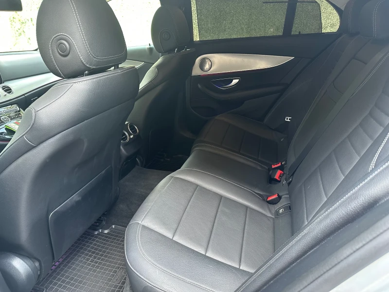 Mercedes-Benz E 350 4matic AMG Реални км/Обслужена, снимка 10 - Автомобили и джипове - 52618012