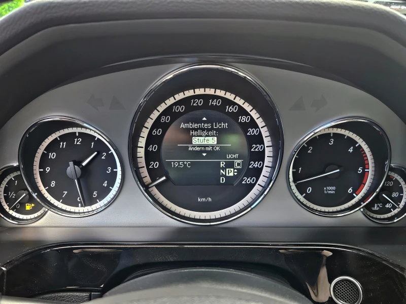 Mercedes-Benz E 350 ! AMG/4MATIC/GERMANY/ПОДГРЕВ/AUTO H/AMBIENT/F1/LIZ, снимка 10 - Автомобили и джипове - 52255645