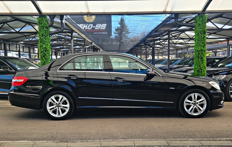 Mercedes-Benz E 350 ! AMG/4MATIC/GERMANY/ПОДГРЕВ/AUTO H/AMBIENT/F1/LIZ, снимка 4 - Автомобили и джипове - 52255645