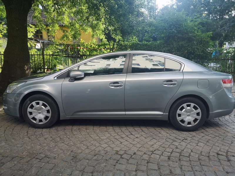 Toyota Avensis 1.6 (132 Hp), снимка 2 - Автомобили и джипове - 52615522