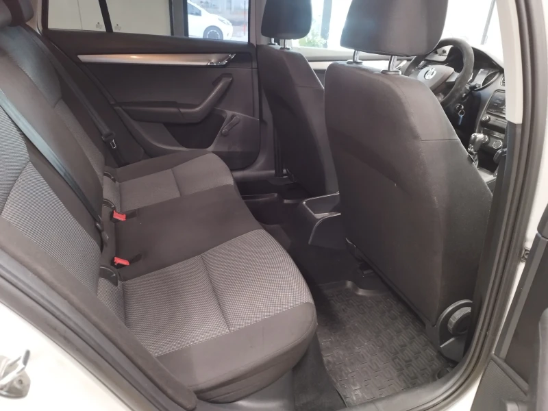 Skoda Octavia 1.6tdi, снимка 13 - Автомобили и джипове - 53016501