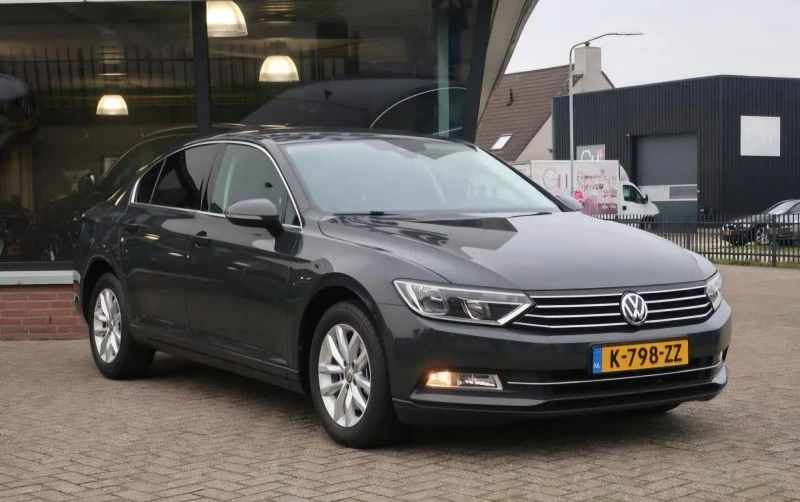 VW Passat 2.0 TDI 150ks DSG  Business  Edition R, снимка 2 - Автомобили и джипове - 53099339