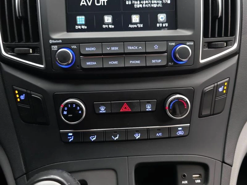 Hyundai Starex 2.5 Automatic, снимка 16 - Автомобили и джипове - 55948182