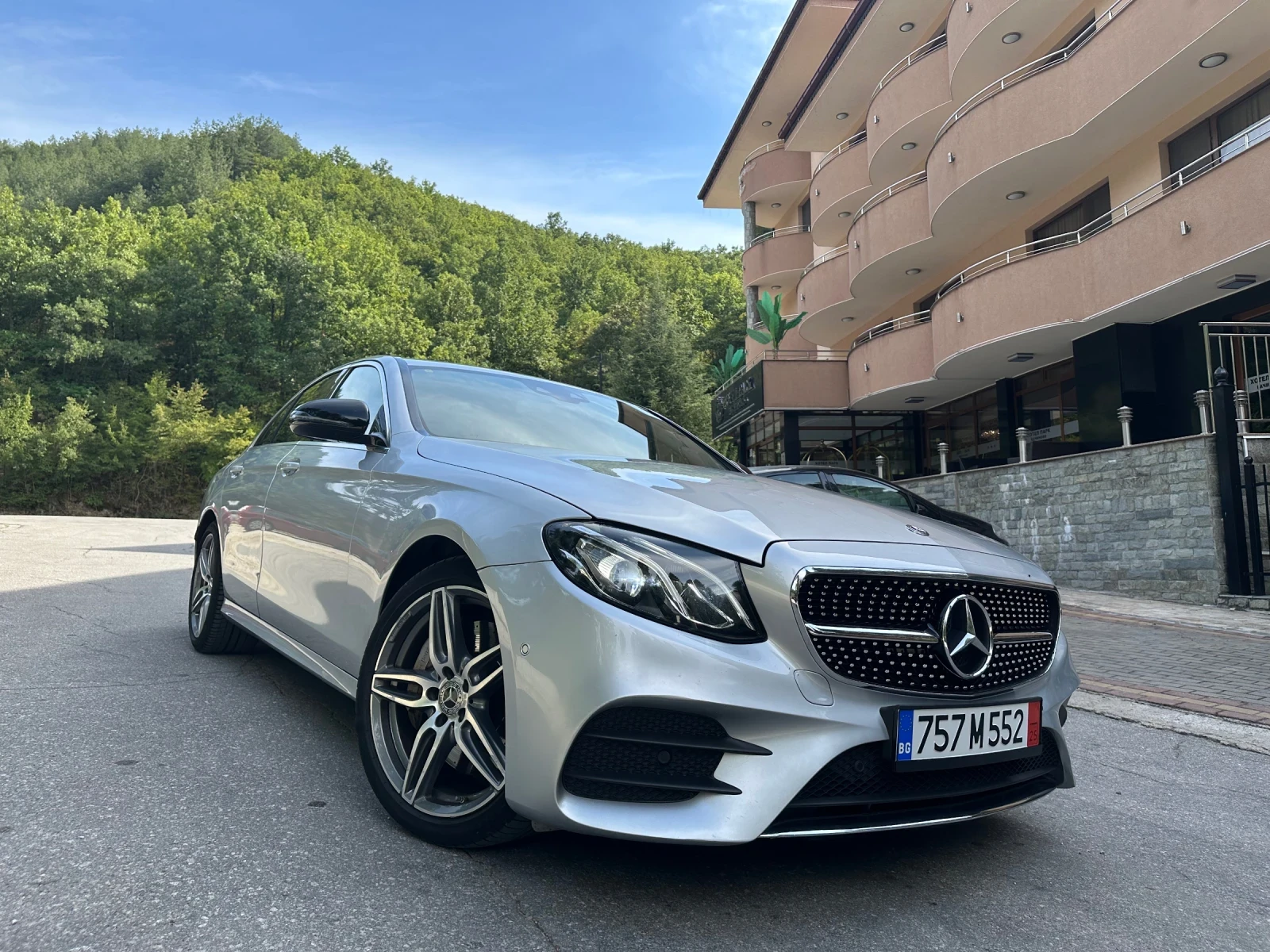 Mercedes-Benz E 350 4matic AMG Реални км/Обслужена, снимка 1