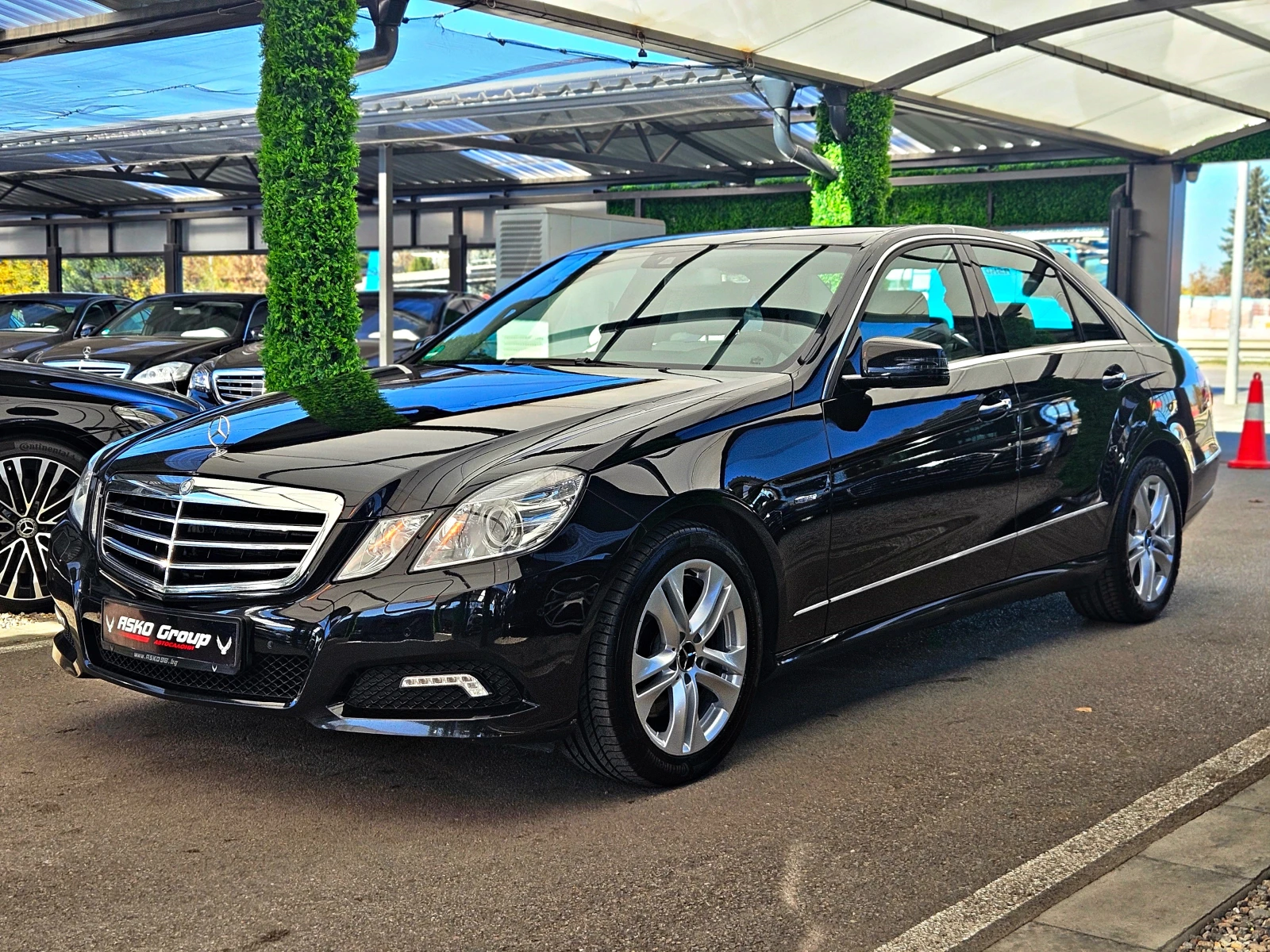 Mercedes-Benz E 350 ! AMG/4MATIC/GERMANY/ПОДГРЕВ/AUTO H/AMBIENT/F1/LIZ, снимка 1