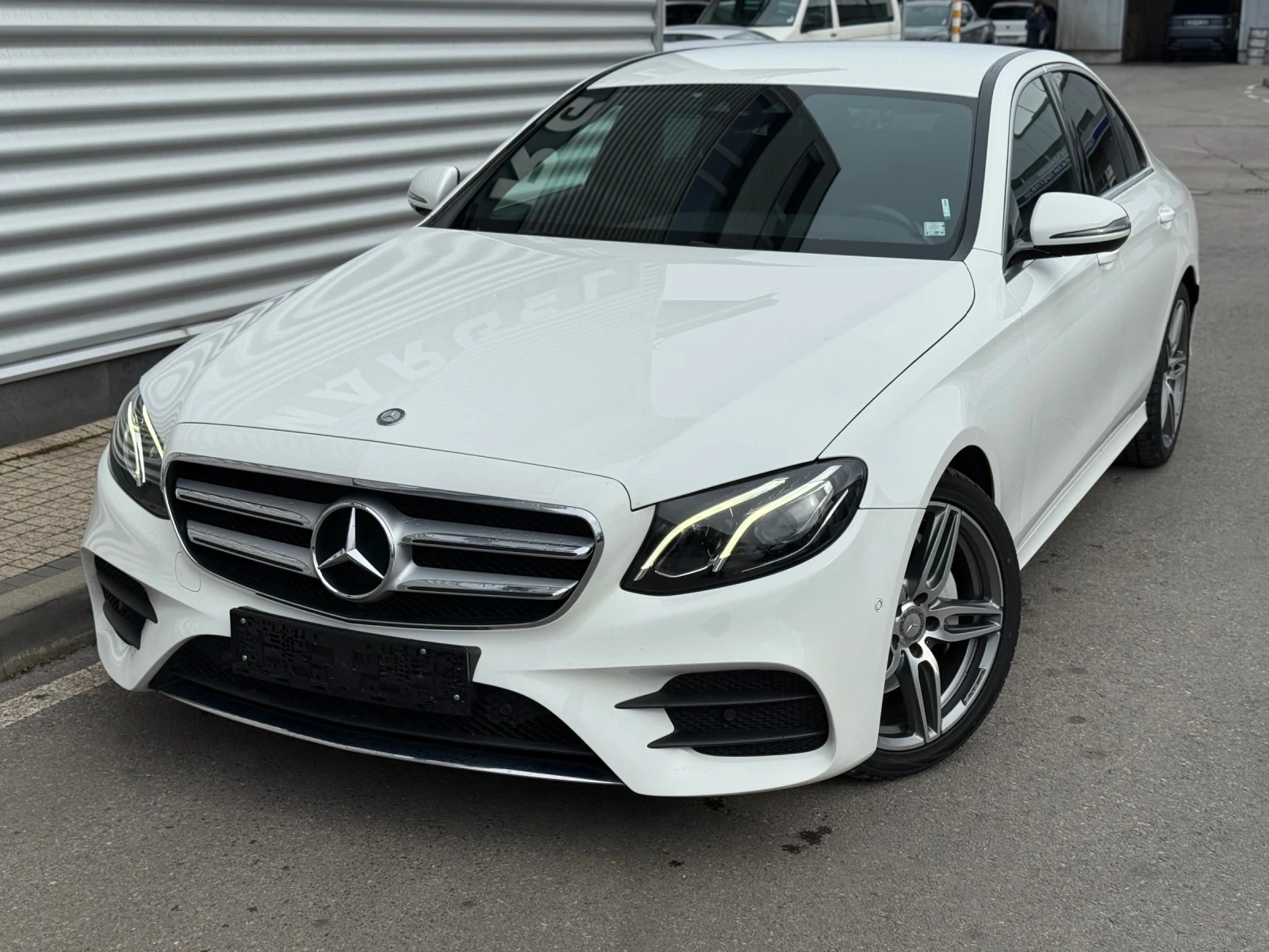 Mercedes-Benz E 220 AMG Optic+ 9Gtronic+ BlueTec+ Full Led+ Navi+ Подг, снимка 1