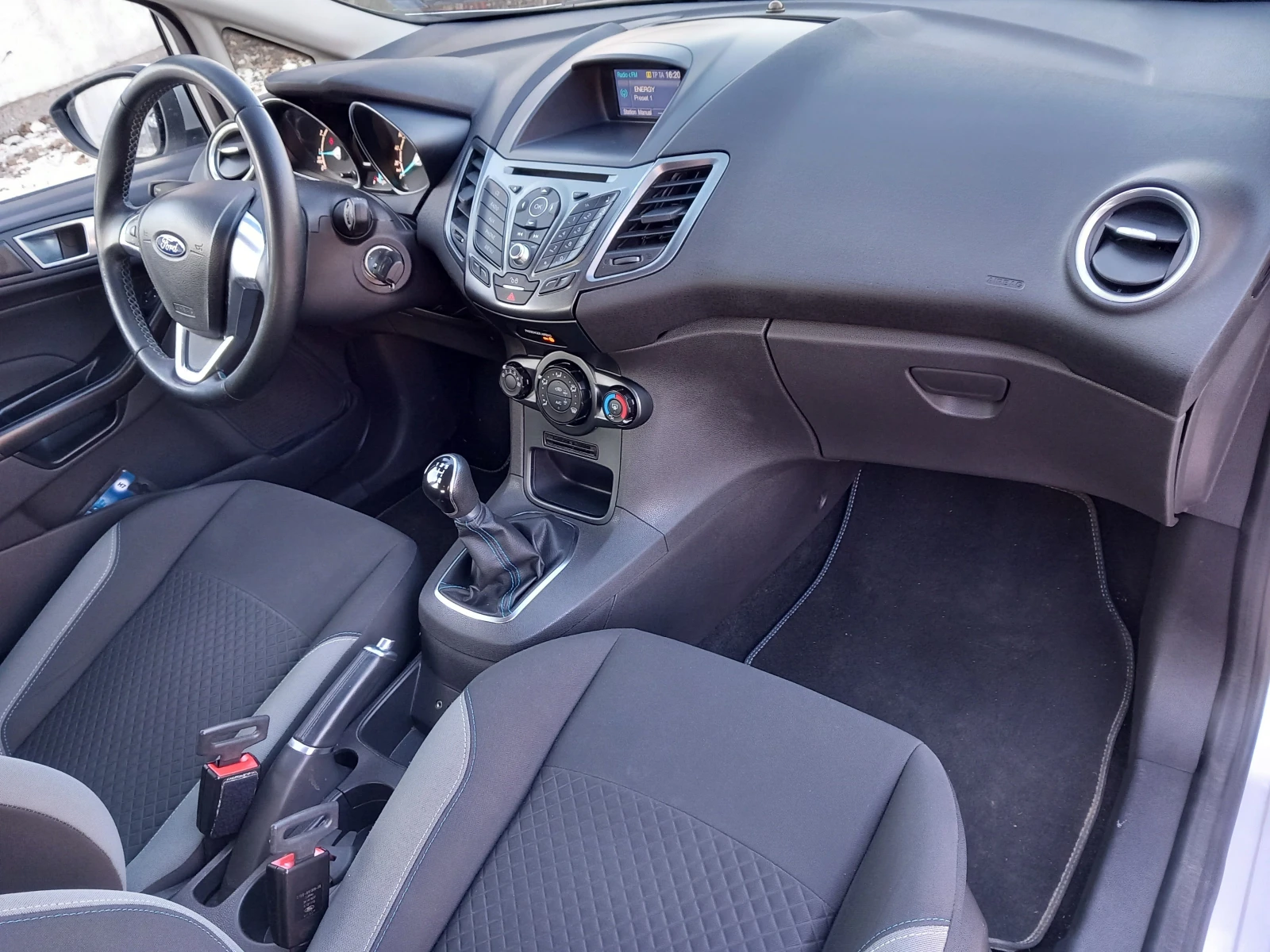 Ford Fiesta 1.0i климатик 100кс - изображение 10