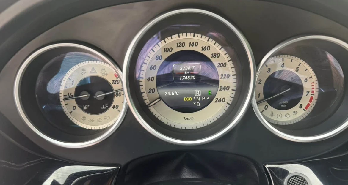 Mercedes-Benz CLS 550 4MATIC * * FULL * * CARFAX * * АВТО КРЕДИТ * *  - изображение 7