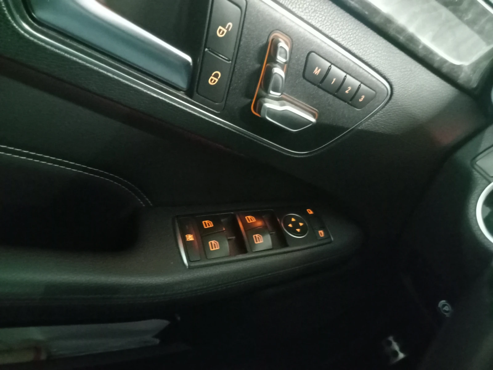 Mercedes-Benz E 350 CGI, снимка 10 - Автомобили и джипове - 53891388