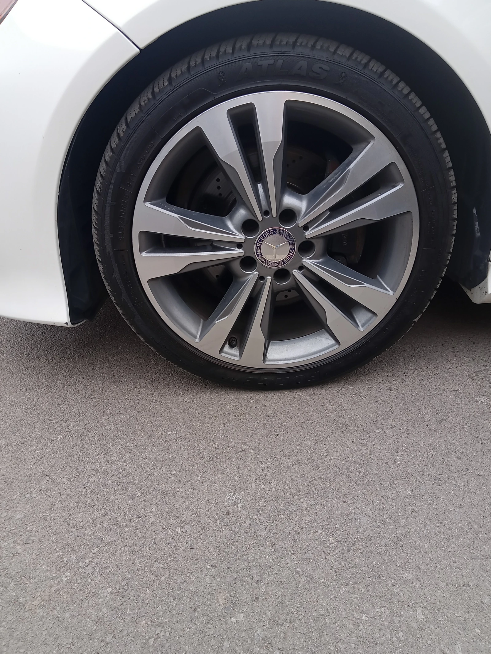 Mercedes-Benz E 350 CGI, снимка 15 - Автомобили и джипове - 53891388