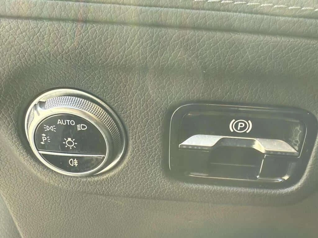 Mercedes-Benz EQS 580 4MATIC Sedan  CARFAX, снимка 13 - Автомобили и джипове - 53900152