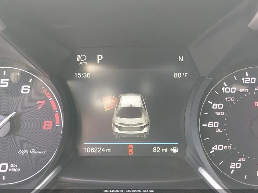 Alfa Romeo Giulia Quadrofolio С РЕГИСТРАЦИЯ & АВТО КРЕДИТ, снимка 10 - Автомобили и джипове - 54082789