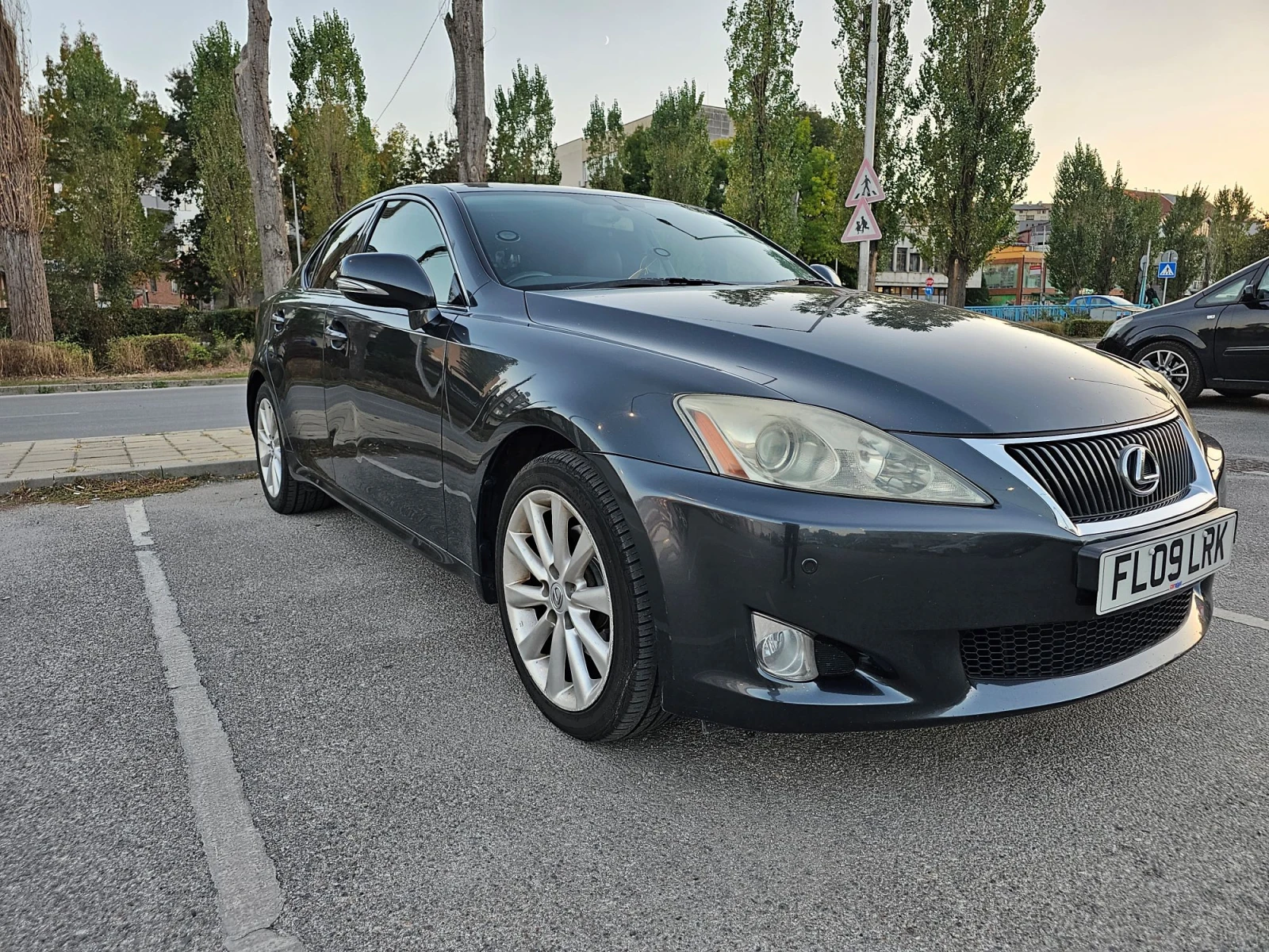 Lexus IS 220d face
