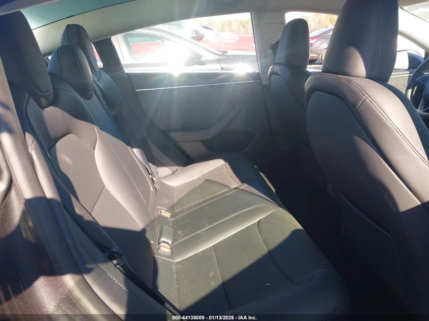 Tesla Model 3 Long Range All-Wheel Drive, снимка 8 - Автомобили и джипове - 54438267