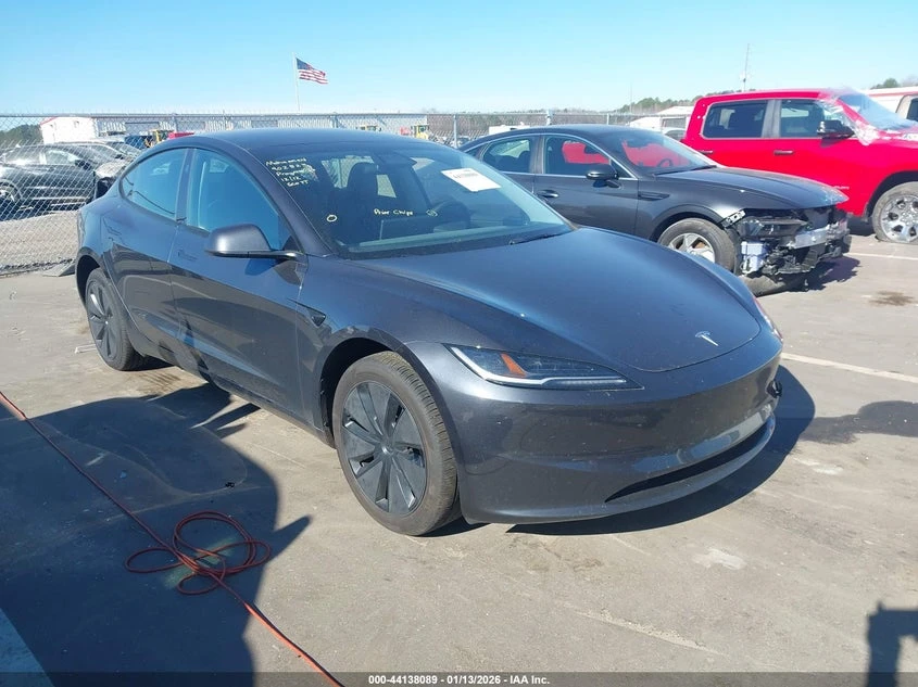 Tesla Model 3 Long Range All-Wheel Drive