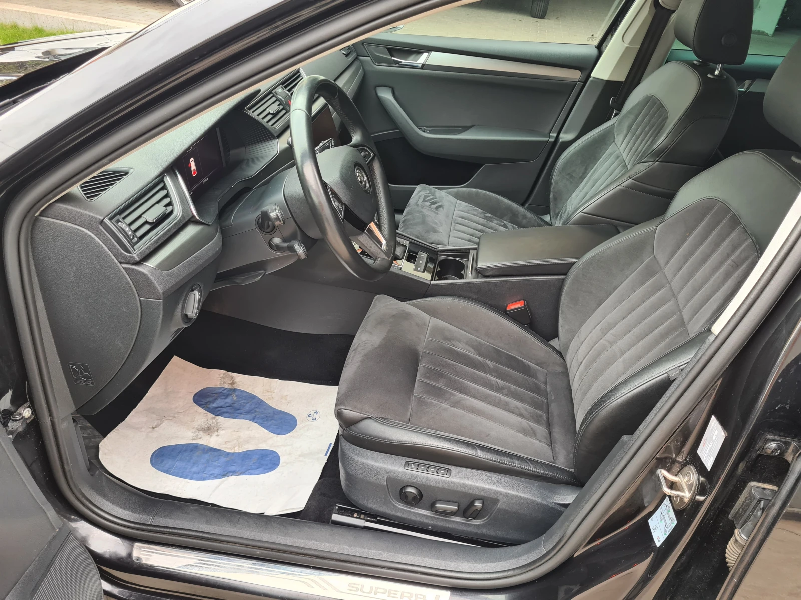 Skoda Superb 2.0 TDI, снимка 8 - Автомобили и джипове - 54464231